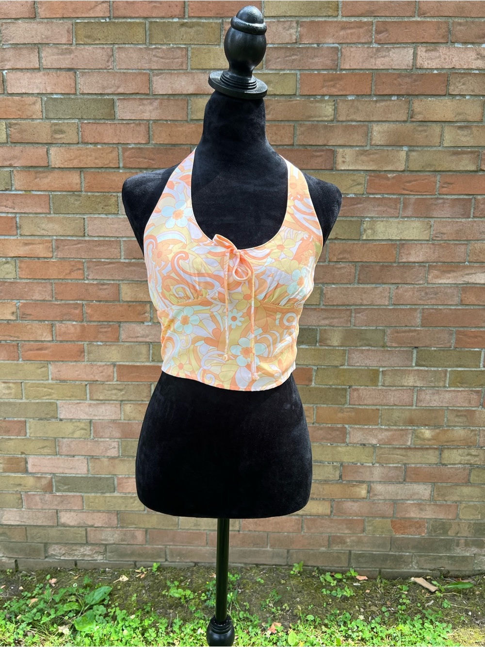 Retro Floral Hollister Halter Crop Top in Peach & White